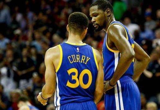 以某沿海城 以某沿海城